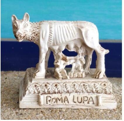 Outdoor Furniture Italy - resin handicrafts Wolf child Mother raising